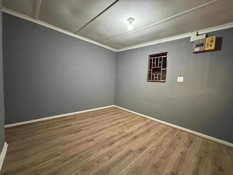 5 Bedroom Property for Sale in Electric City Western Cape
